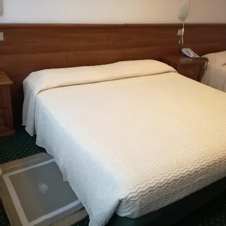 Mantegna Otel