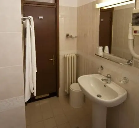 Mantegna Hotell