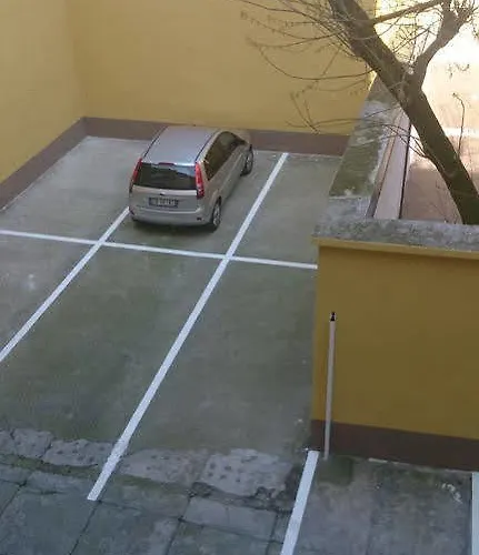 曼特尼亚酒店 3*